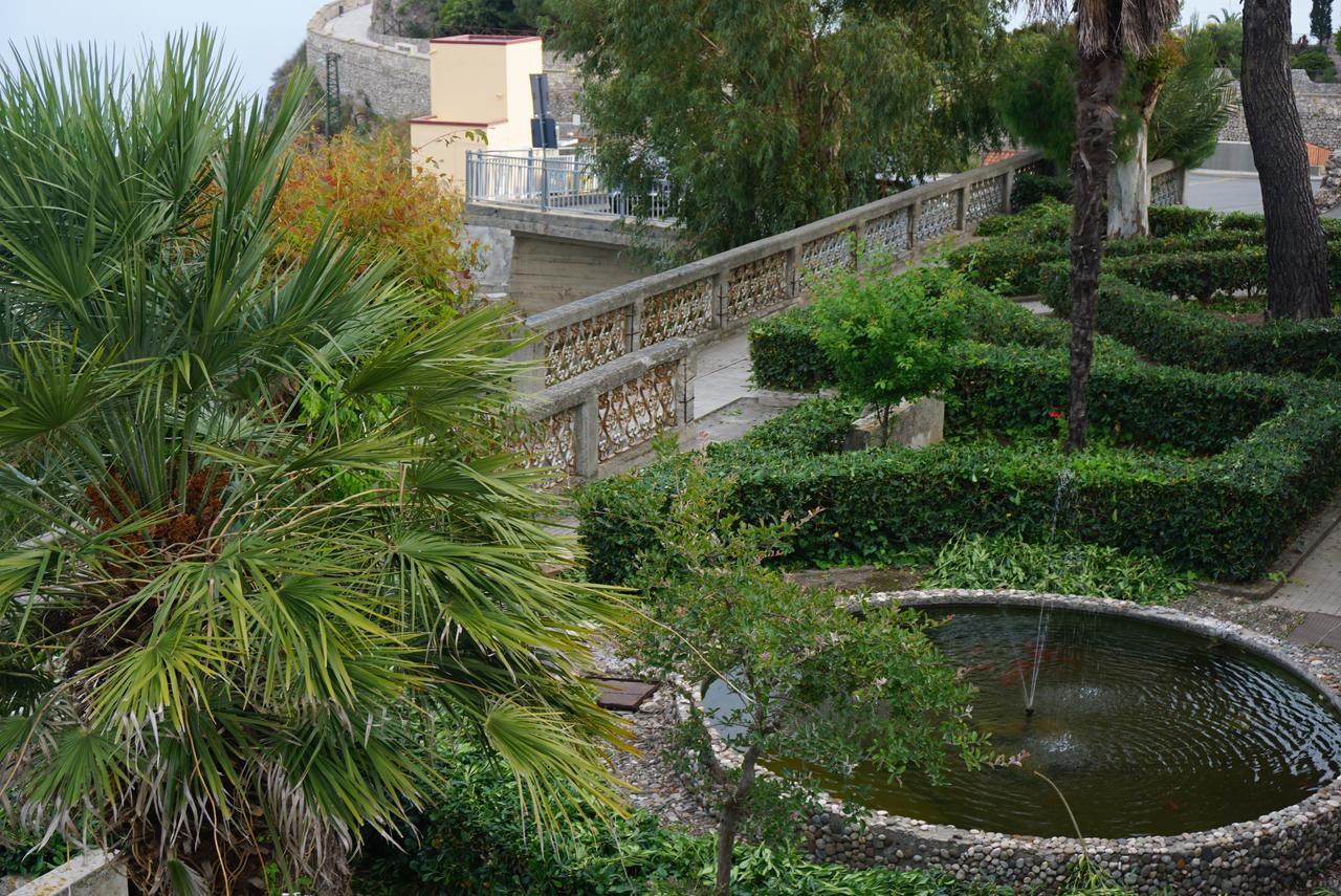 Hotel Villa Souvenir Forza dʼAgro Extérieur photo
